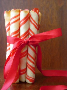 candy-cane-cookies-up-close_l